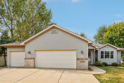 1303 Landmark Dr, Cottage Grove, WI 53527
