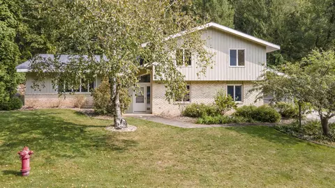 2414 Center St, Cross Plains, WI 53528