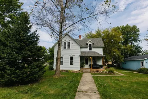 208 1st St, Cobb, WI 53526