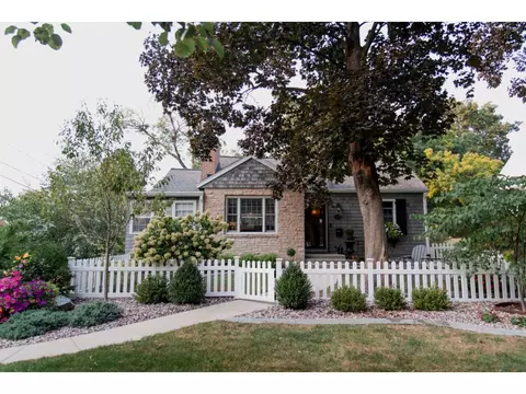 4206 Hillcrest Dr, Madison, WI 53705