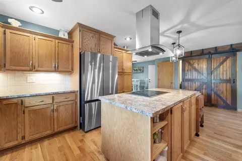 6216 Wild Flower Ct, Mcfarland, WI 53558