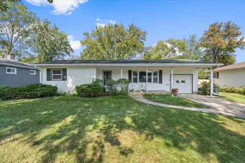 706 Hintze Rd, Madison, WI 53704