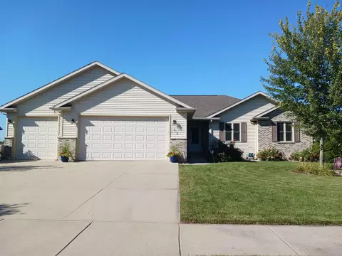 216 Genesis Dr, Evansville, WI 53536