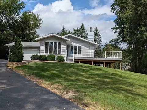 810 Rosemary Ln, Baraboo, WI 53913