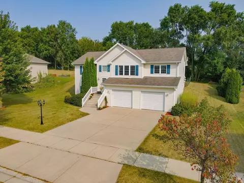270 Amber Dr, Whitewater, WI 53190