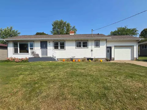 242 Dodgeville St, Highland, WI 53543