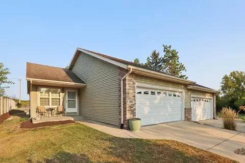 307 S Lincoln St, Poynette, WI 53955