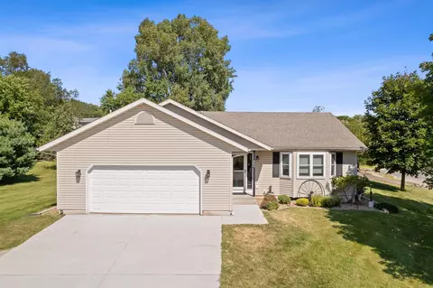 804 Iroquois Cir, Baraboo, WI 53913