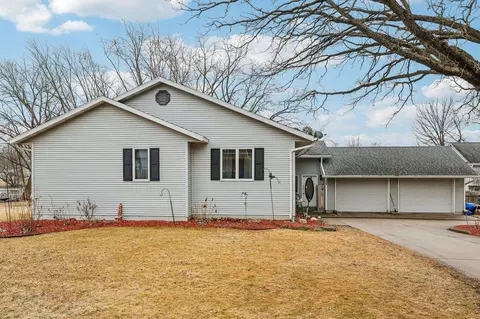 556 N Birdsey St, Columbus, WI 53925