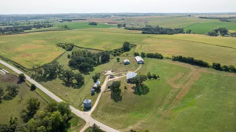 9577 Red Rock Rd, Darlington, WI 53530