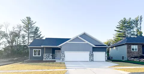 4402 Scottys Dr, Janesville, WI 53546