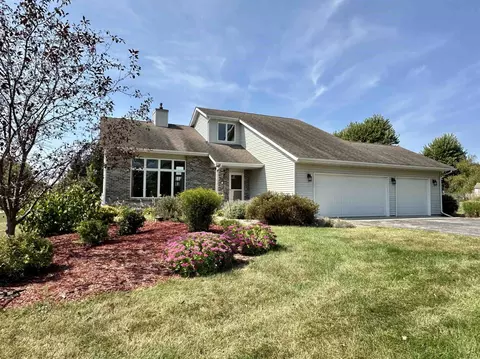 6428 S Edgewater Dr, Beloit, WI 53511