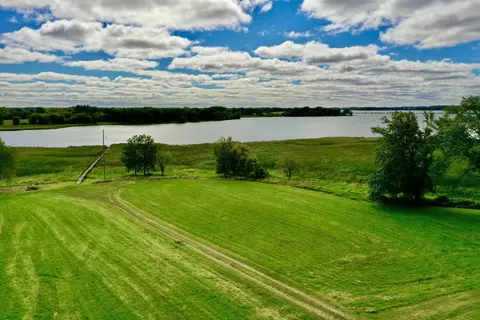 1084 Mill Rd, Fox Lake, WI 53933