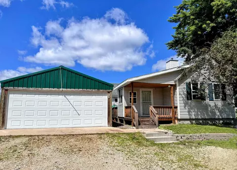 921 S 1st St, Prairie Du Chien, WI 53821