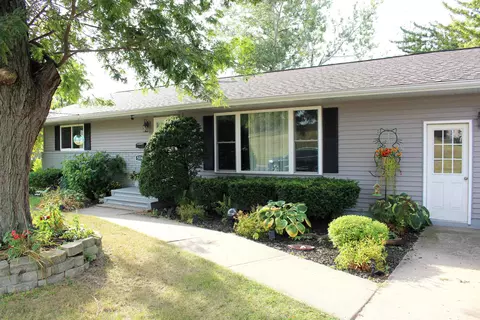 504 W Milwaukee St, Mauston, WI 53948