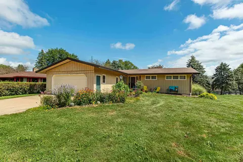 1306 2nd St, New Glarus, WI 53574
