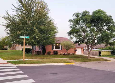 502 8th St, Baraboo, WI 53913
