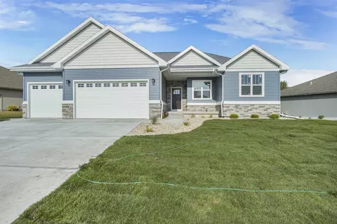 4405 Memorial Cir, Windsor, WI 53598