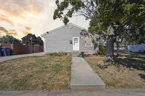 1804 Mitchell St, Janesville, WI 53546