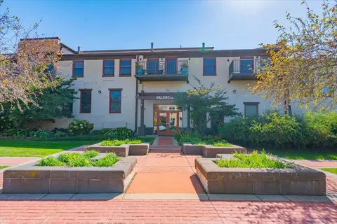 7777 Elmwood Ave #208, Middleton, WI 53562