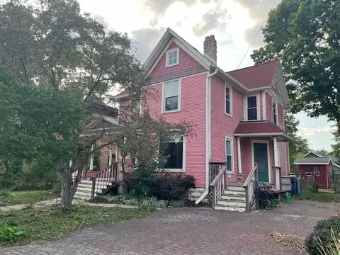 242 S Dickason Blvd, Columbus, WI 53925