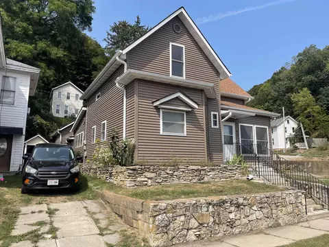 210 Ann St, Mcgregor, IA 52157