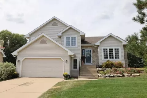 380 Kelvington Dr, Sun Prairie, WI 53590