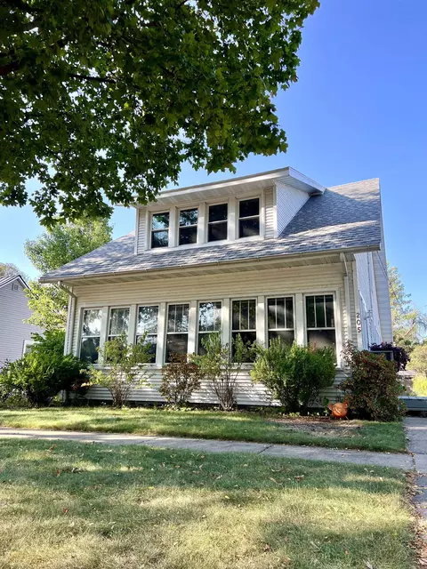 205 W Kansas St, Boscobel, WI 53805