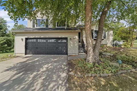 120 Stonefield Cir, Mount Horeb, WI 53572