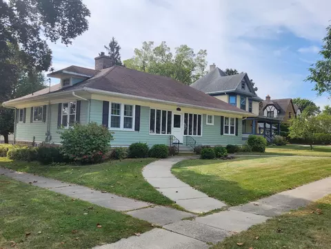 211 Randolph St, Edgerton, WI 53534