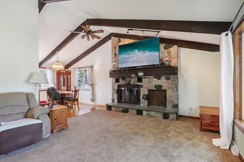 413 W Hilltop Trl, Fort Atkinson, WI 53538