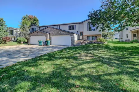 908 Sunset Dr #A, Cottage Grove, WI 53527