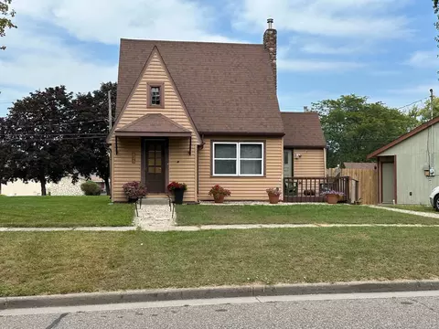 825 Washington Ave, Wisconsin Dells, WI 53965