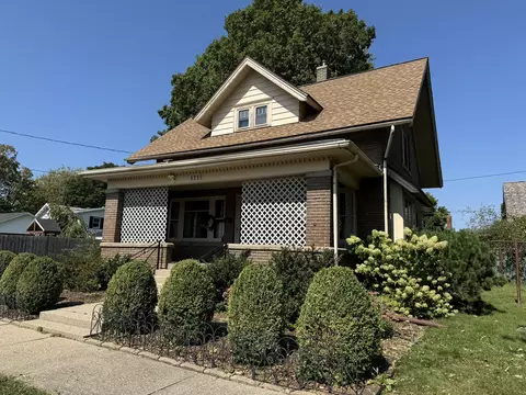 1715 8th St, Monroe, WI 53566