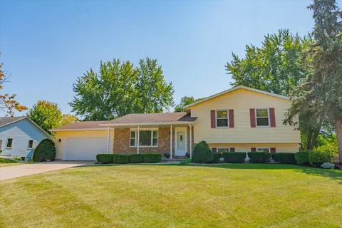 2739 Esquire Dr, Stoughton, WI 53589