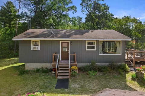 1062 Gillette Ln, Wisconsin Dells, WI 53965