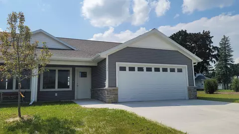 108 Edenview Dr, Eden, WI 53019