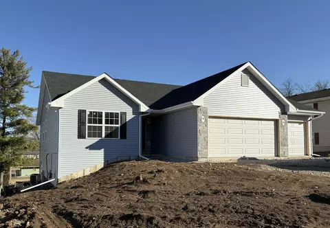 1214 Royal Oaks Dr, Janesville, WI 53548