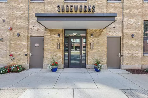 1924 N Hubbard St #213, Milwaukee, WI 53212