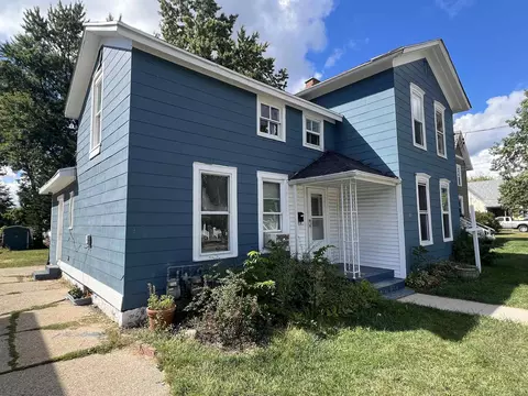 323 N Pearl St, Janesville, WI 53548