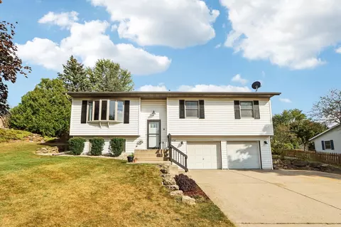 106 Agnes Cir, Barneveld, WI 53507