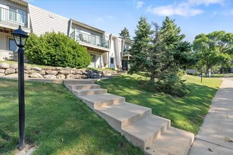 2404 Independence Ln #202, Madison, WI 53704