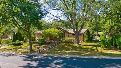 1610 Parmenter St, Middleton, WI 53562