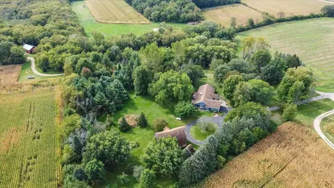 1170 Gunderson Ln, Deerfield, WI 53531
