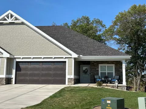 6733 Bellflower Pointe Dr, Deforest, WI 53532