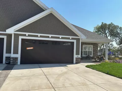 6718 Bellflower Pointe Dr, Deforest, WI 53532