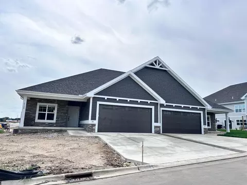 6728 Bellflower Pointe Dr, Deforest, WI 53532