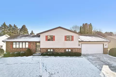 808 Presidio Dr, Waunakee, WI 53597
