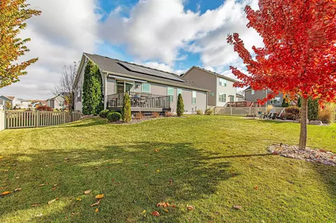 6121 Pine Ridge Way, Mcfarland, WI 53558