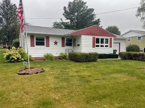 231 Chapin St, Columbus, WI 53925